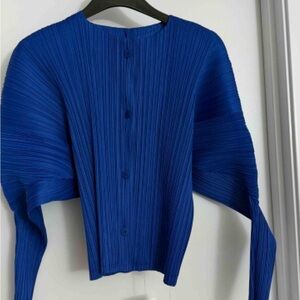 Pleats Please Size 3 US L Blue Pleated Top
